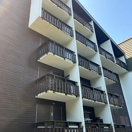 Chaleureux Avec Balcon Au Centre De - Fr-1-624-83 *